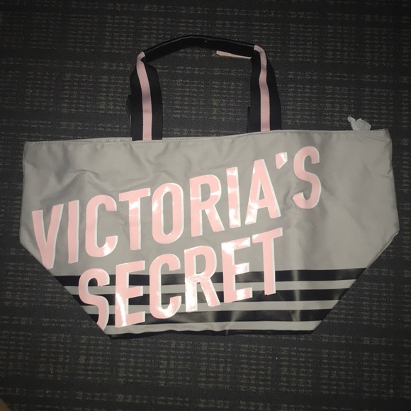 Victoria's Secret Handbags - New! Victoria’s Secret Travel Bag.